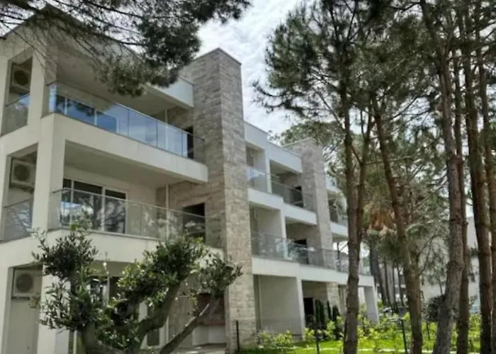 Next To Melia Premium Zone Garden Apart, Sanpietro Appartement Draç