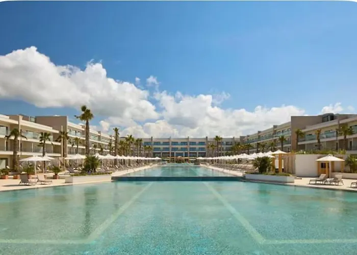 Next To Melia Premium Zone Garden Apart, Sanpietro